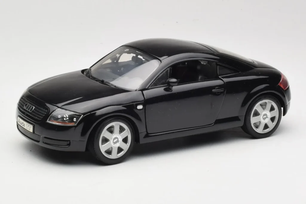 Model 1:18 Audi TT 8N Black Revell