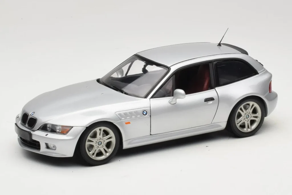 Model 1:18 BMW Z3 Coupe 2.8 silver UT Models