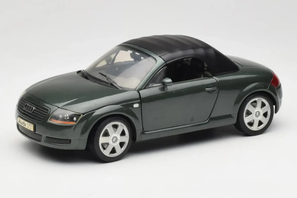 Model 1:18 Audi TT 8N Roadster green Revell