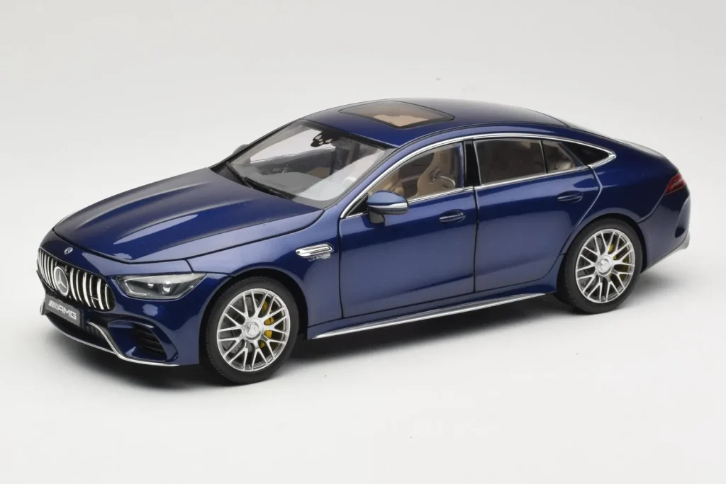 Model 1:18 Mercedes AMG GT63 S X290 Brilliant blue Norev