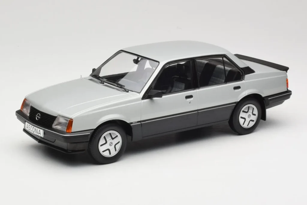 โมเดลรถ 1:18 Opel Ascona C SR สีเงิน MCG