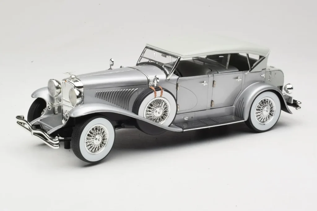 โมเดลรถ 1:18 Duesenberg SJ สีเงิน Greenlight (มือสอง)