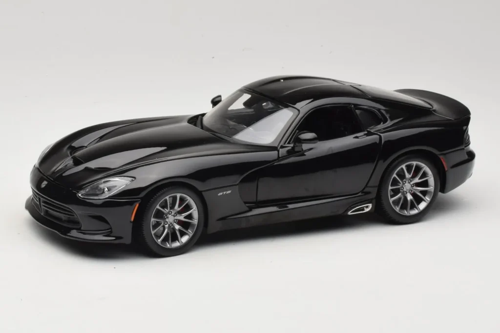 โมเดลรถ 1:18 SRT Viper GTS สีดำ Maisto (มือสอง)