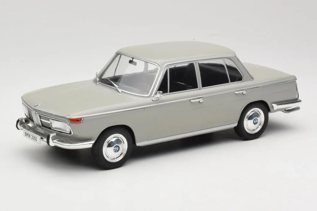 车型 1:18 BMW TI 年 2000 灰色 MCG