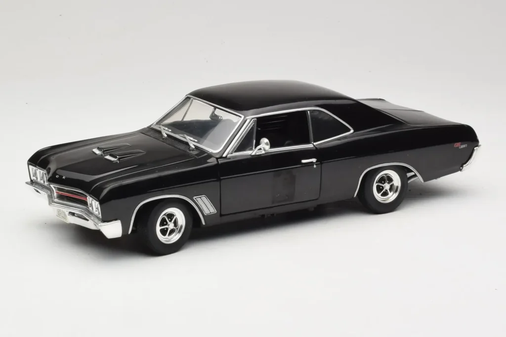 Model 1:18 Buick GS 400 Black American Muscle