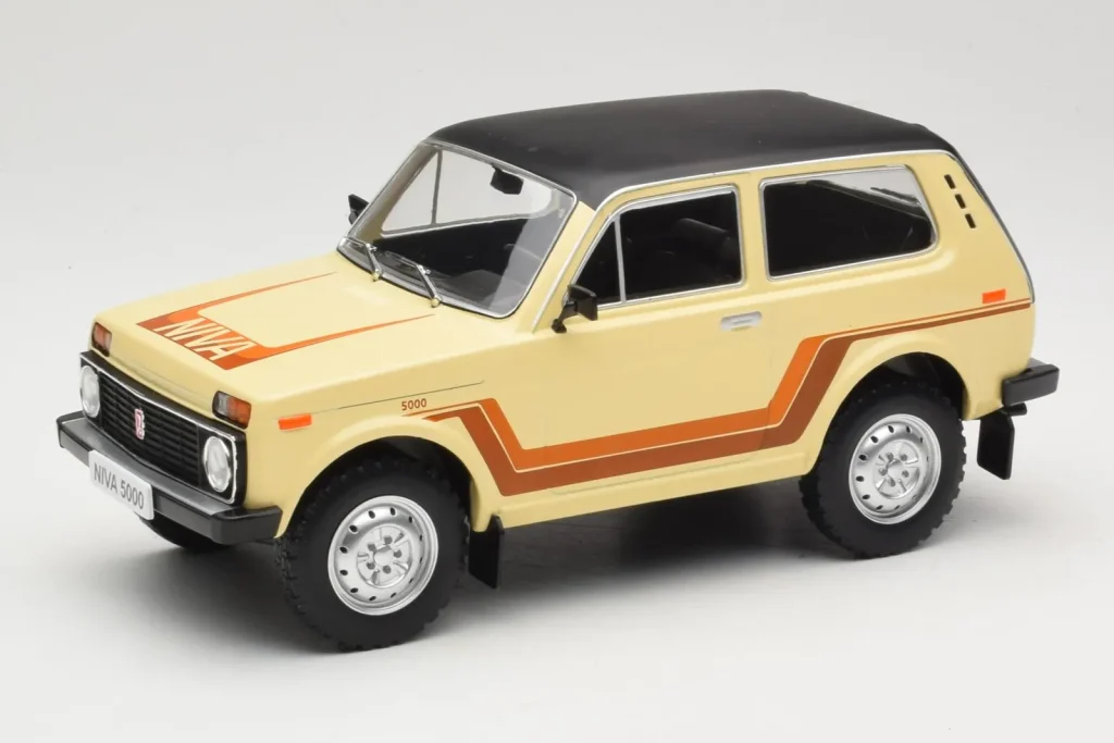 โมเดลรถ 1:18 Lada Niva 2121 California สีเบจ MCG (มือสอง)