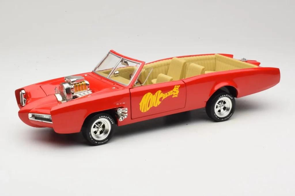 โมเดลรถ 1:18 Pontiac GTO Monkeemobile สีแดง ERTL (มือสอง)