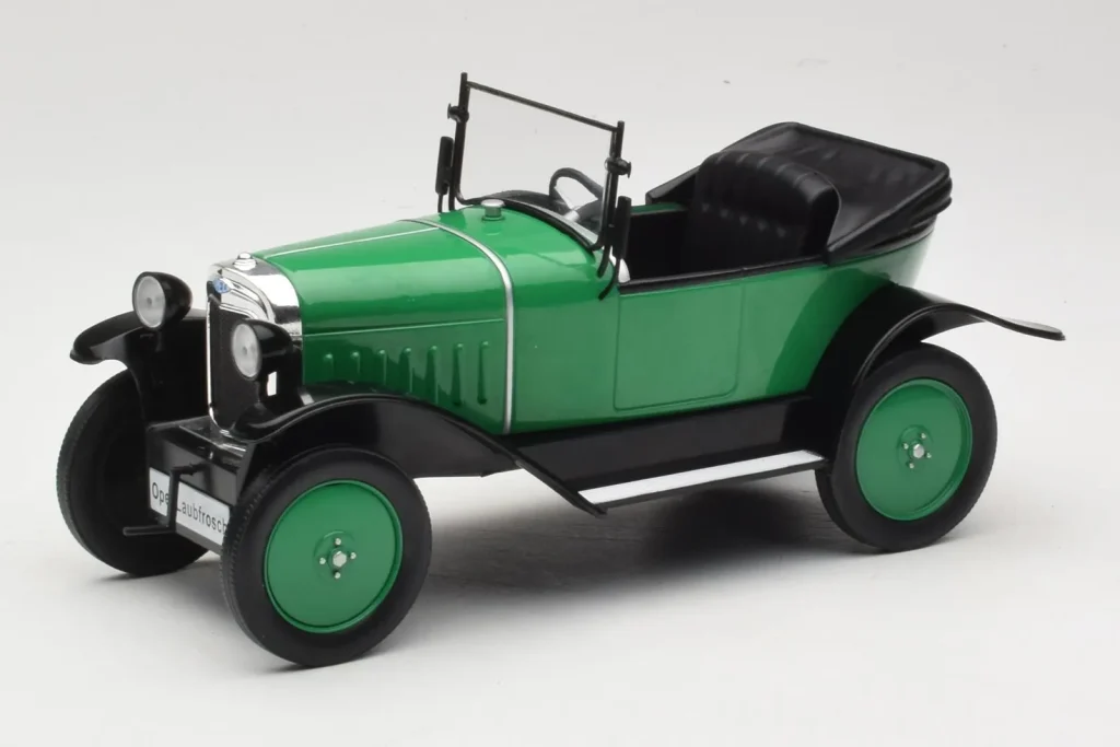 โมเดลรถ 1:18 Opel 4 PS Laubfrosch สีเขียว MCG (มือสอง)
