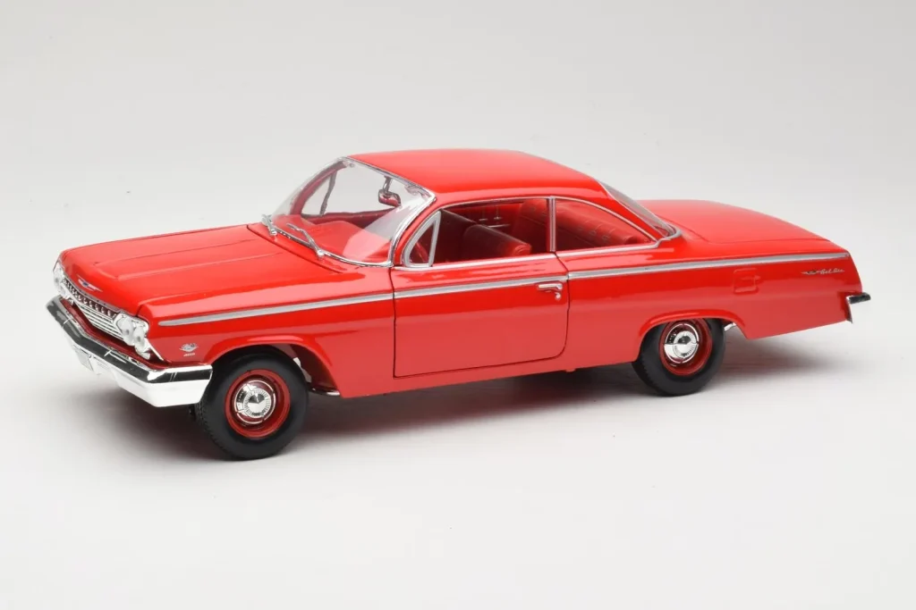 车型 1:18 Chevrolet Bel Air 红色 Maisto