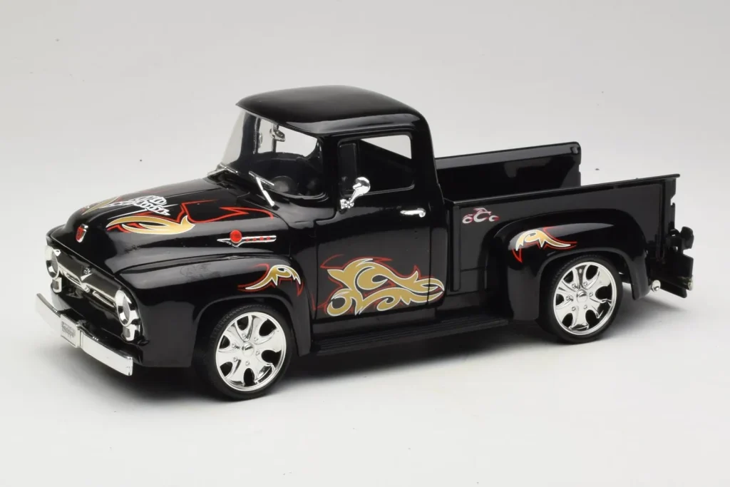车型 1:18 Chevrolet Old School Cody Project Truck & Chopper Set Joyride