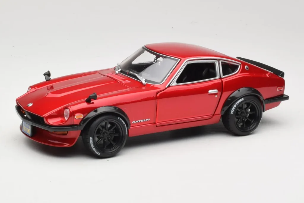 โมเดลรถ 1:18 Datsun 240Z S30 สีแดง Maisto (มือสอง)