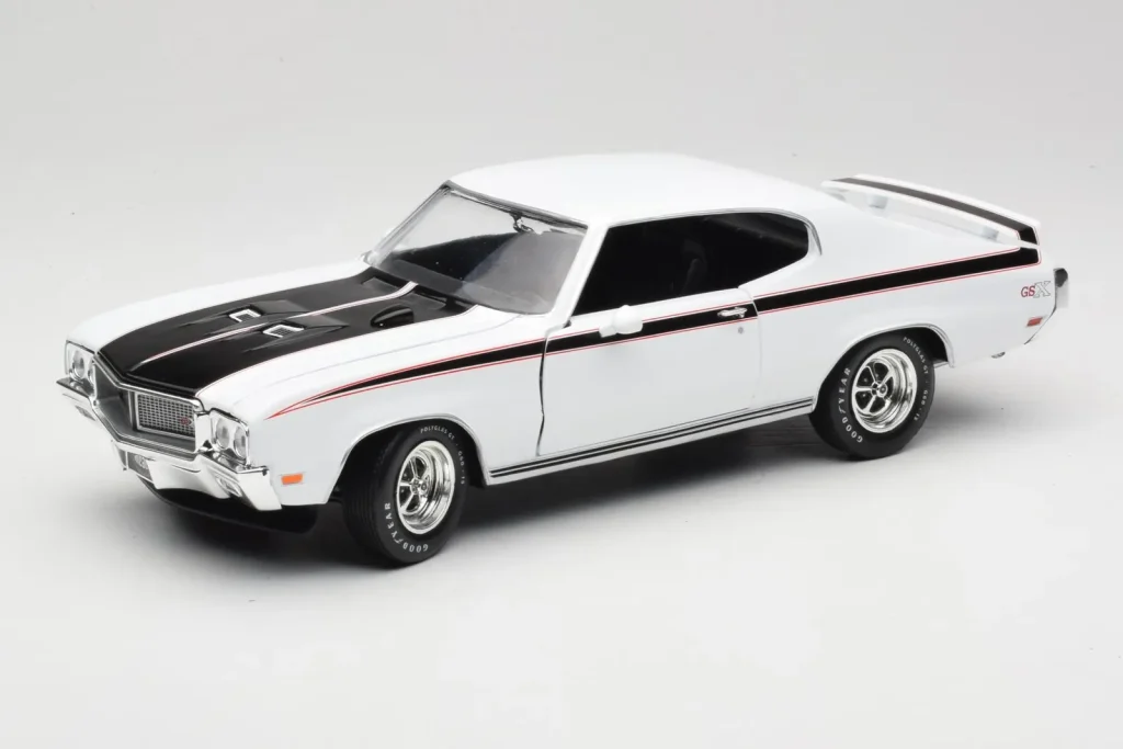 Model 1:18 Buick GSX white American Muscle