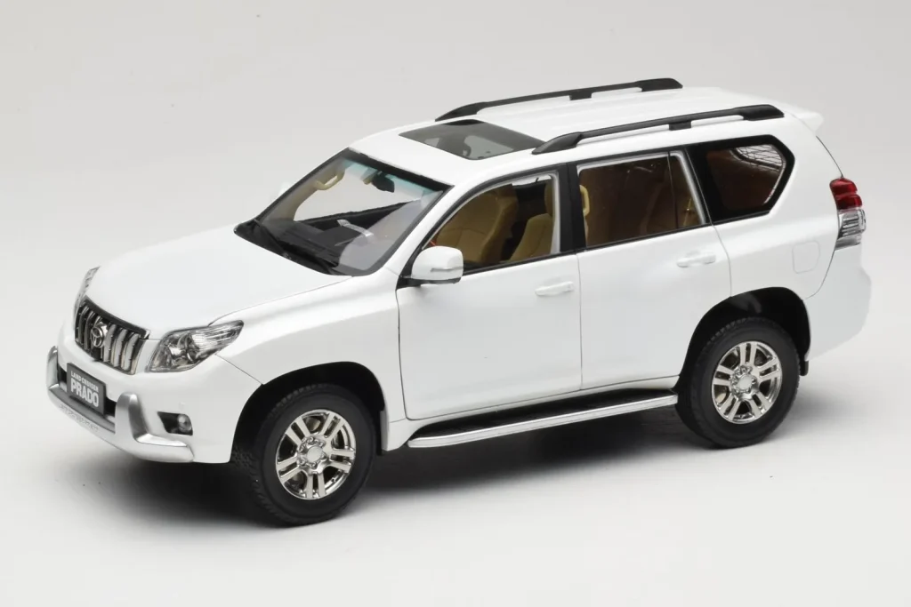 车型 1:18 Toyota Land Cruiser Prado J150 白色 Paudi Model