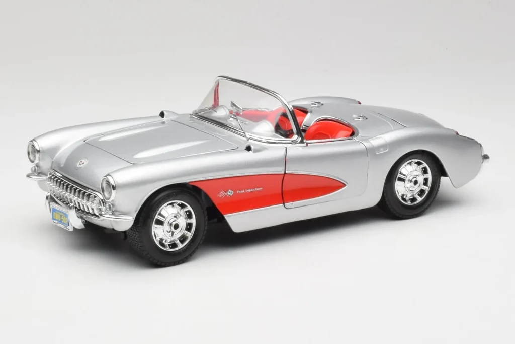 โมเดลรถ 1:18 Chevrolet Corvette C1 Silver & Red Bburago (มือสอง)