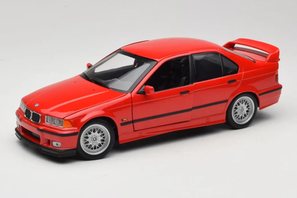 车型 1:18 BMW 318is E36 Hellrot UT Models