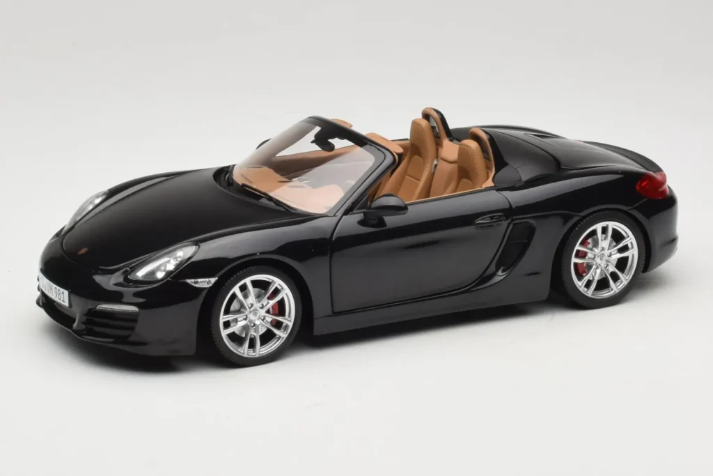 Model 1:18 Porsche Boxster S 981 Basalt Black Minichamps