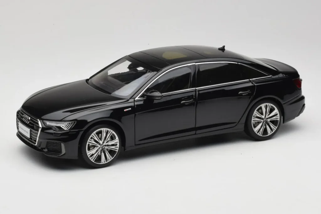 Model 1:18 Audi A6L C8 Black Paudi Model