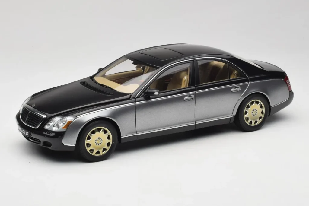 โมเดลรถ 1:18 Maybach 57 SWB Caspian Black Himalayas Grey AUTOart (มือสอง)