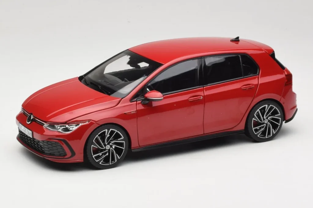 โมเดลรถ 1:18 Volkswagen Golf GTI Mk8 Tornado สีแดง Norev