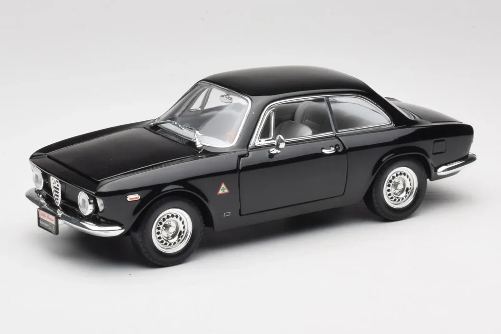 Model 1:18 Alfa Romeo Giulia Sprint GTA Black Road Signature