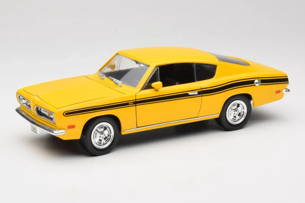 โมเดลรถ 1:18 Plymouth Barracuda สีเหลือง Road Legends (มือสอง)