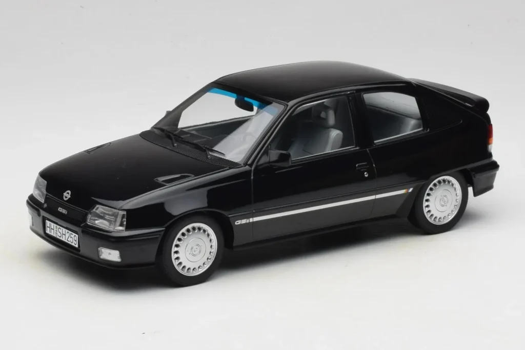 车型 1:18 Opel Kadett E GSi Black Metallic Helmut Schmidt Norev