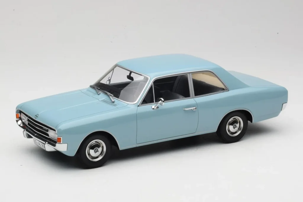 车型 1:18 Opel Rekord C Light Blue Minichamps