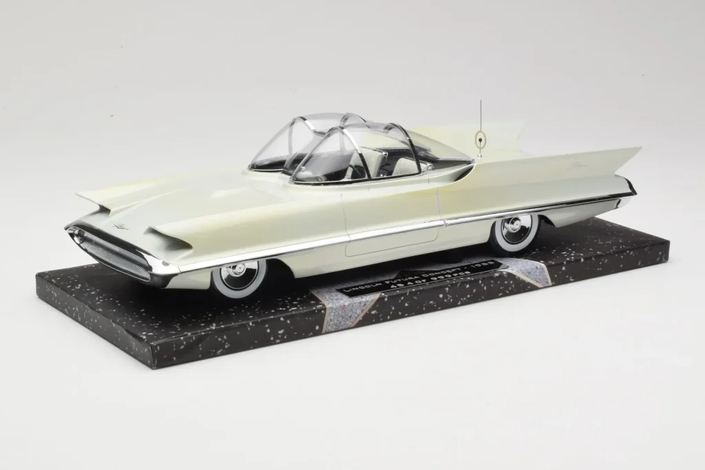 车型 1:18 Lincoln Futura Concept 白色 Minichamps