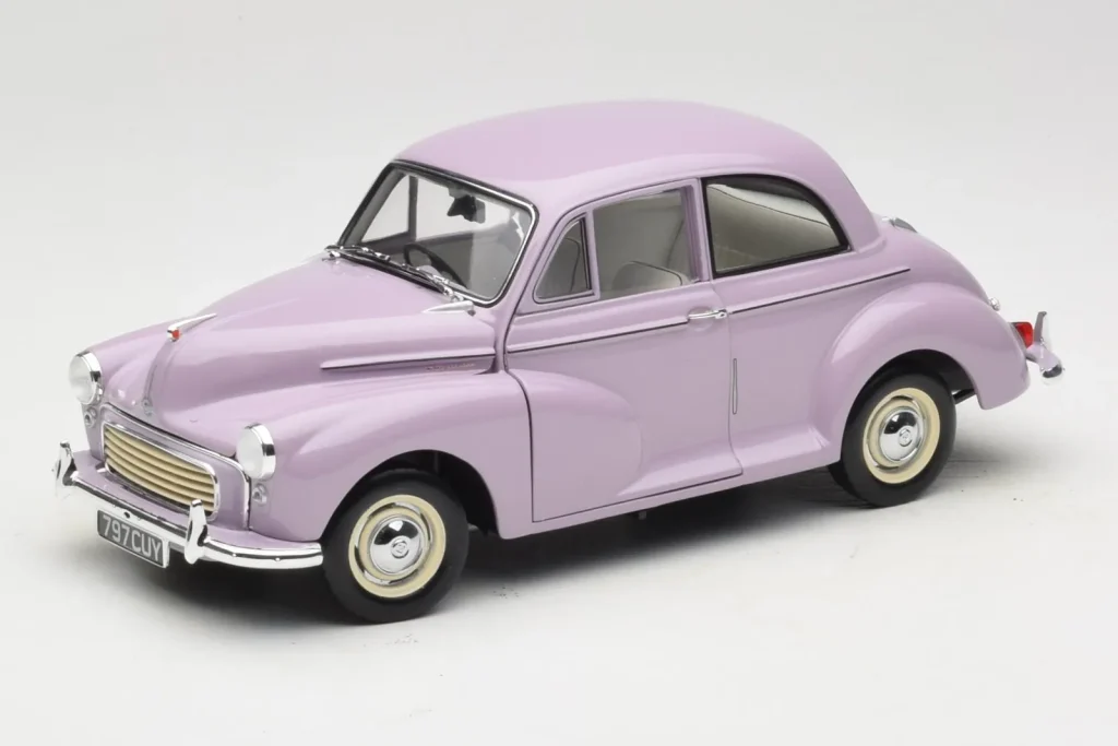 โมเดลรถ 1:18 Morris Minor Million สีชมพู Minichamps (มือสอง)