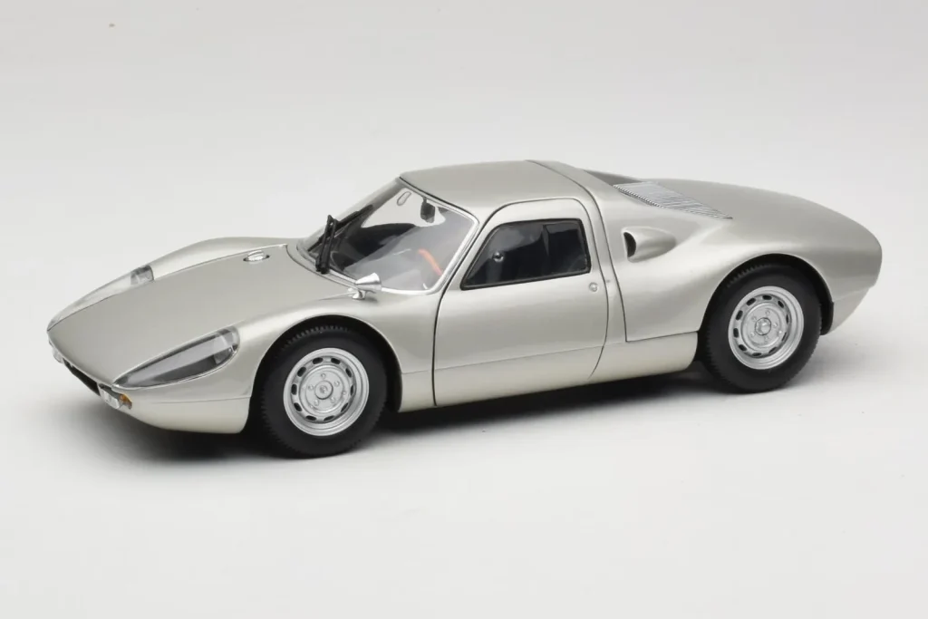 โมเดลรถ 1:18 Porsche 904 GTS สีเงิน Minichamps (มือสอง)