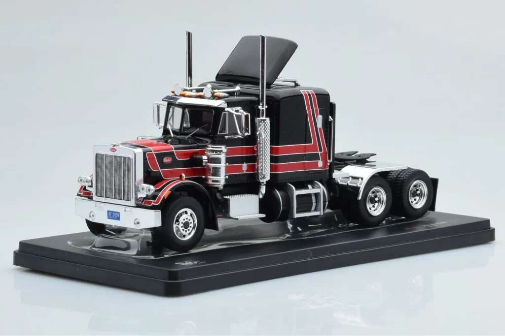 车型 1:43 Peterbilt 359 Black Red IXO