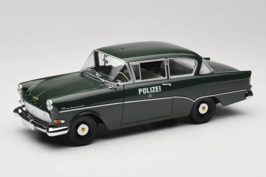 โมเดลรถ 1:18 Opel Rekord P1 Polizei Minichamps (มือสอง)