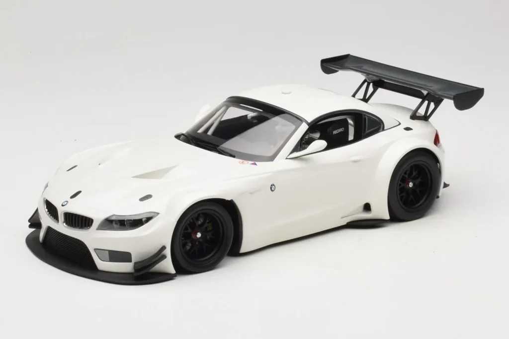 车型 1:18 BMW Z4 GT3 E89 白色 Minichamps