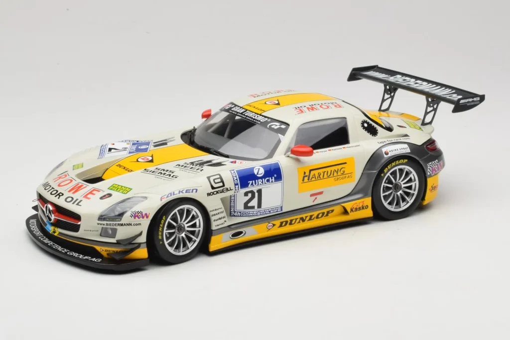 โมเดลรถ 1:18 Mercedes SLS AMG GT3 #21 Rowe Racing M. Hartung / N. Heyer ADAC 24 Hours Nurburgring ปี 2013 Minichamps (มือสอง)