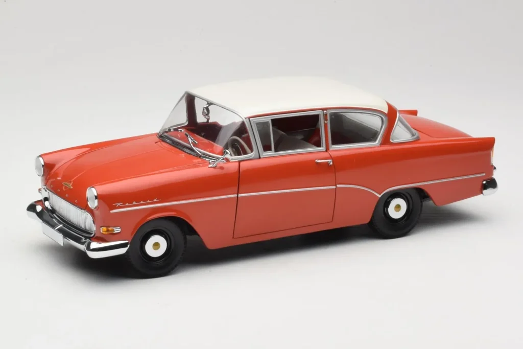 โมเดลรถ 1:18 Opel Rekord P1 สีแดง Minichamps (มือสอง)
