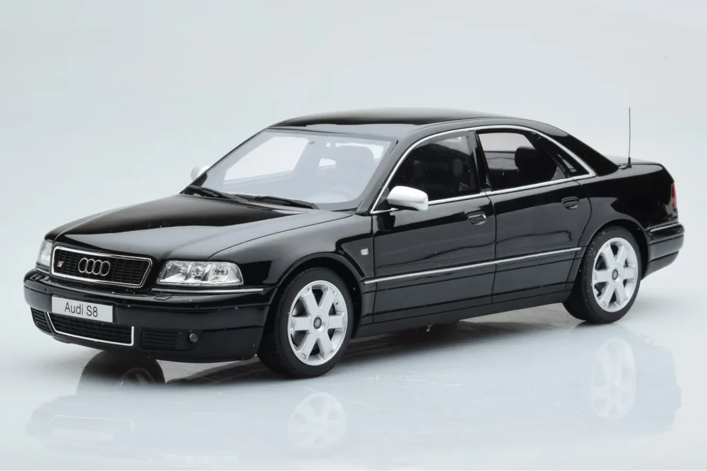 车型 1:18 Audi S8 D2 黑色 Otto