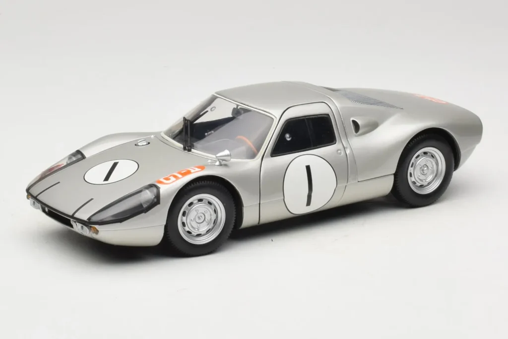 โมเดลรถ 1:18 Porsche 904 GTS #1 Japan Grand Prix ปี 1964 Minichamps (มือสอง)