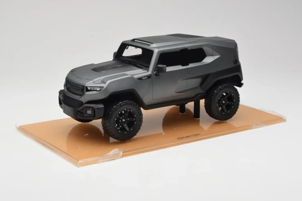 Model 1:18 Rezvani Tank Matte Grey DNA