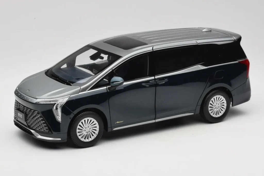 Model 1:18 Buick MPV brown OEM