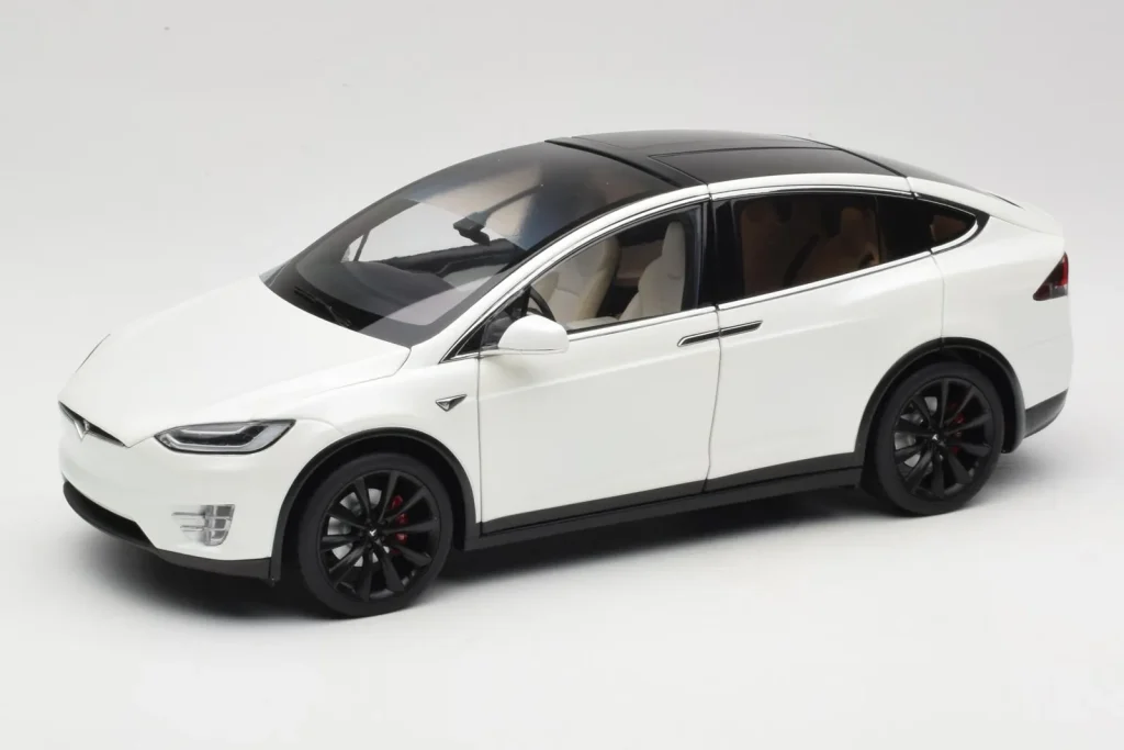 Model 1:18 Tesla Model X white OEM