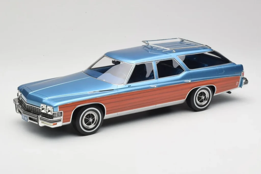 车型 1:18 Buick Estate Wagon Light Blue Metallic BoS Models