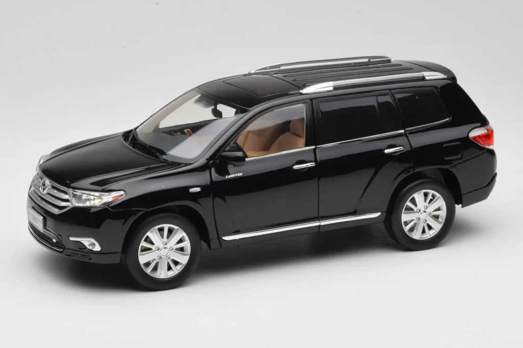โมเดลรถ 1:18 Toyota Highlander XU40 สีดำ Paudi Model