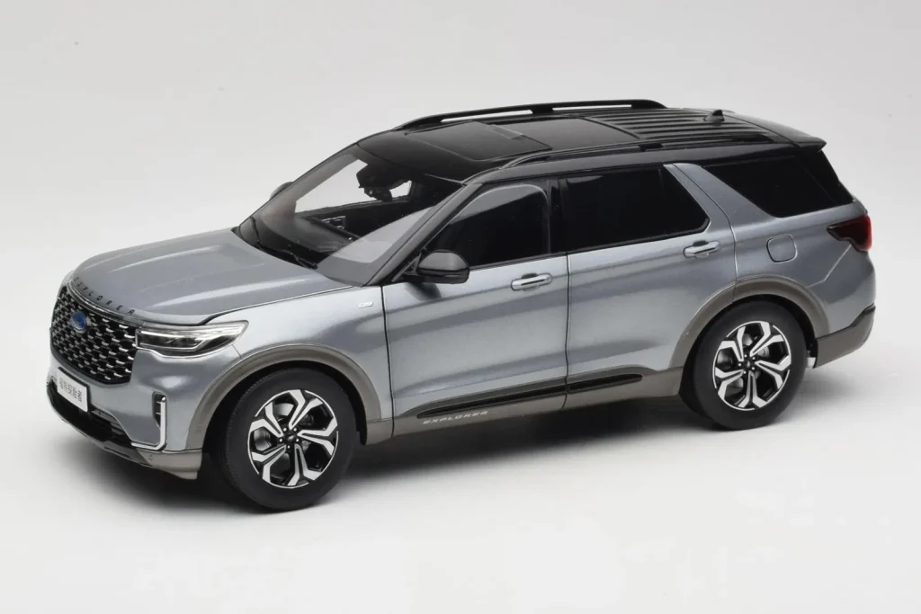 โมเดลรถ 1:18 Ford Explorer สีเทา OEM