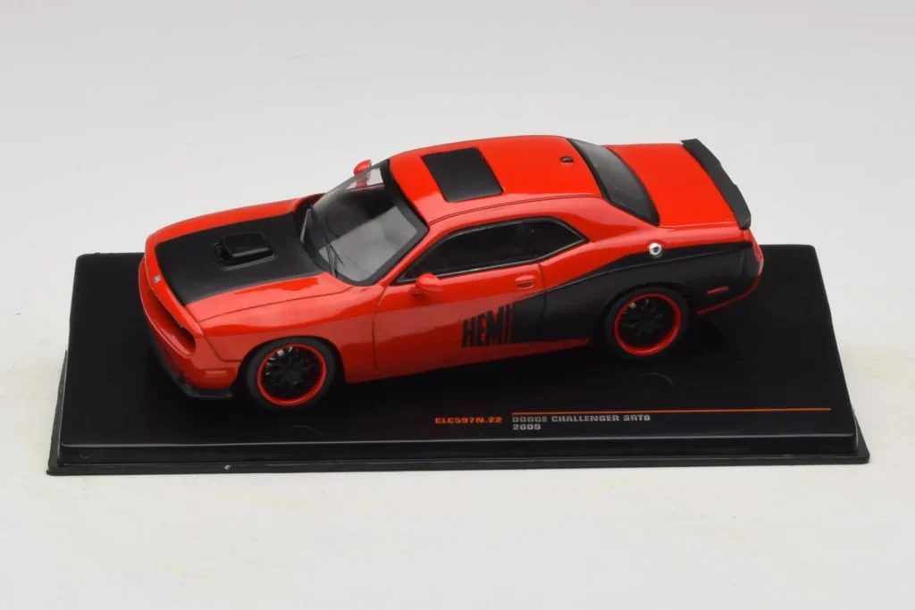 Model 1:43 Dodge Challenger SRT8 red IXO