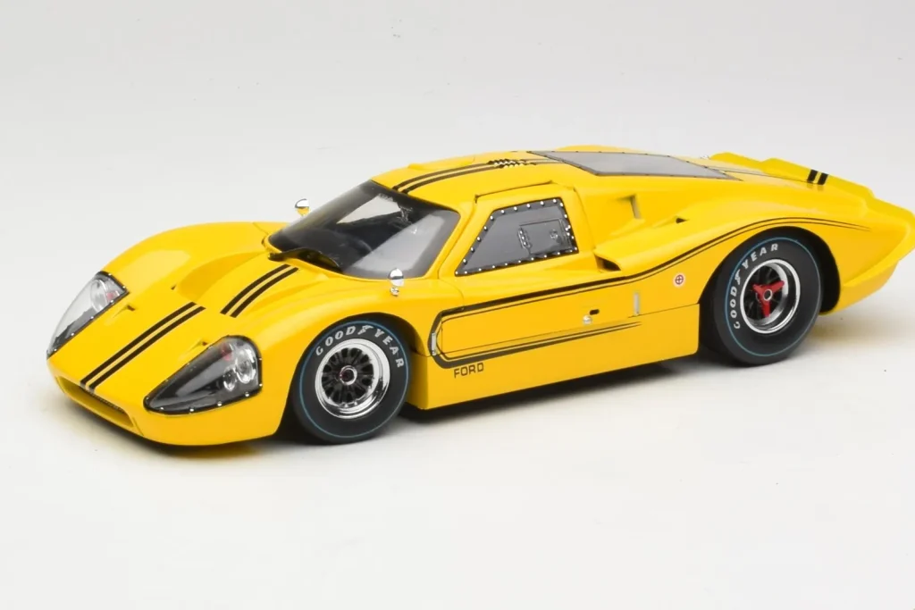 โมเดลรถ 1:18 Ford GT40 Mk IV ปี 1967 สีเหลือง Shelby Collectibles (มือสอง)