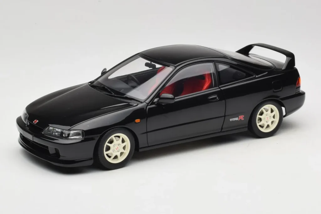 Model 1:18 Honda Integra Type R DC2 Pre-Facelift Flamenco Black Pearl MotorHelix