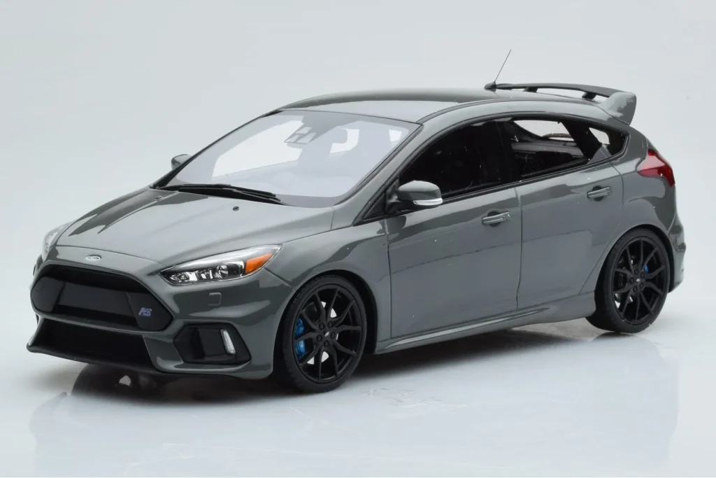 โมเดลรถ 1:18 Ford Focus RS Mk3 Stealth สีเทา Otto (มือสอง)