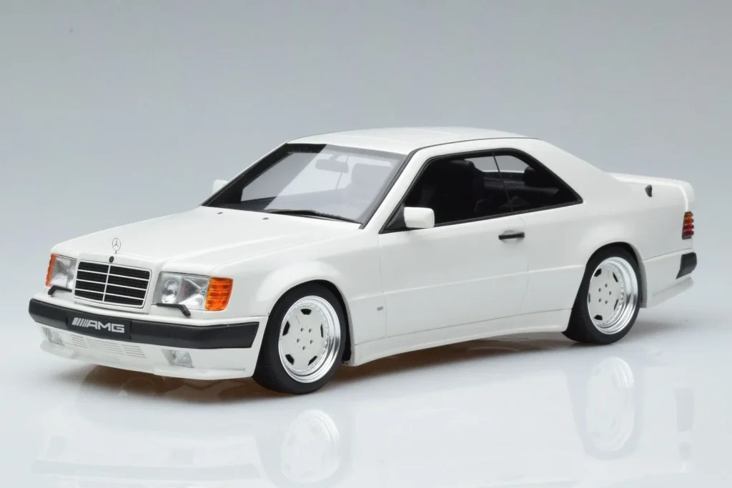 车型 1:18 Mercedes 300 CE C124 AMG The Hammer Arctic 白色 Otto