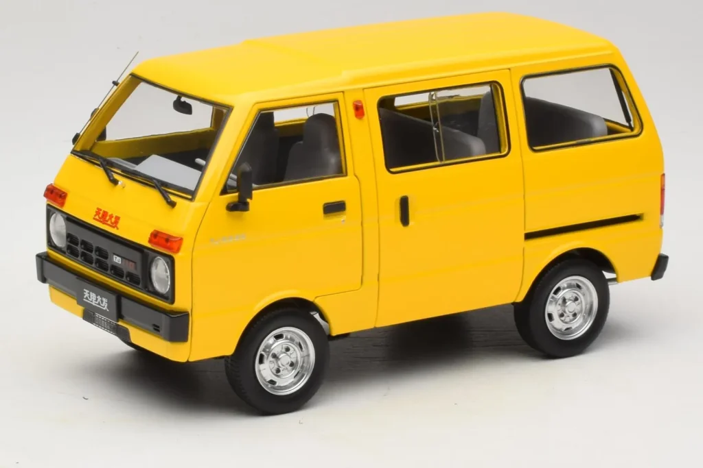 โมเดลรถ 1:18 Toyota TJ110 Tianjin Huali สีเหลือง OEM