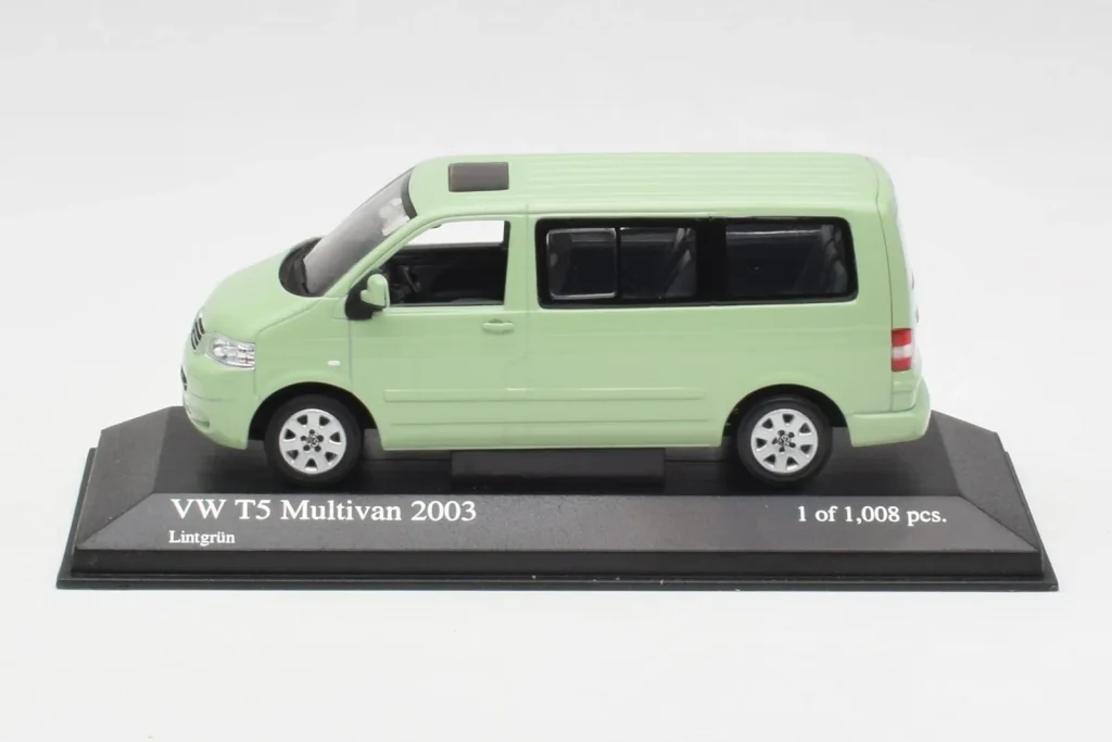 โมเดลรถ 1:43 Volkswagen T5 Multivan California Lime สีเขียว Minichamps (มือสอง)